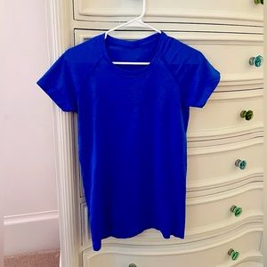 Blue short sleeve lulu top
